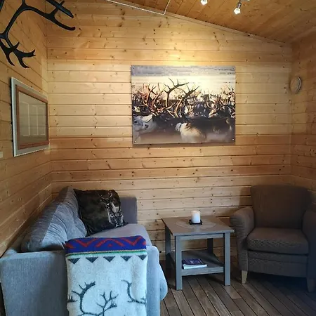 Davvi Siida - Reindeer Design Lodge Kjøllefjord Buitenkant foto